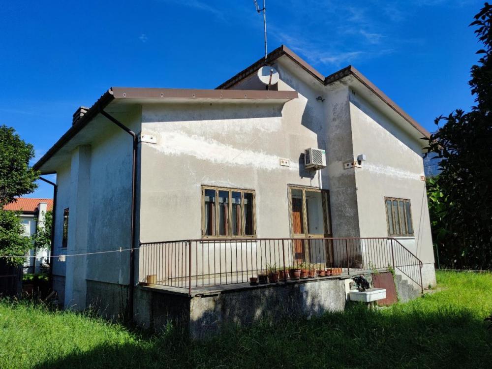 Esterno - Casa bicamere in vendita a Gemona del Friuli