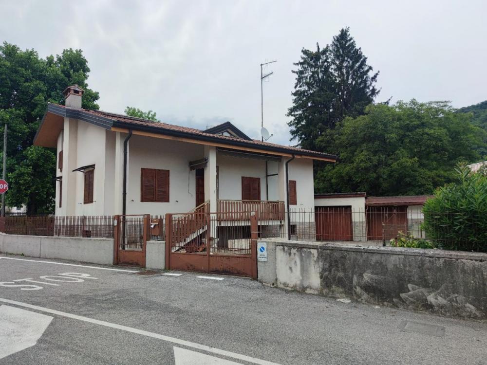Esterno - Villa indipendente tricamere in vendita a Artegna