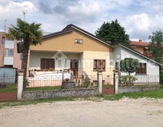 d30490fb35004f75ee5a0573d01308cd - Villa plurilocale in vendita a Udine