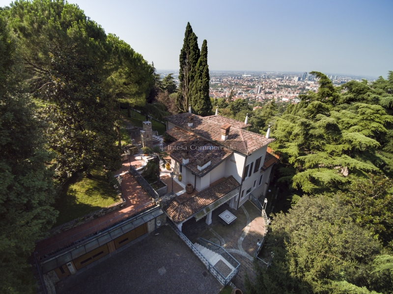 Villa plurilocale in vendita a Brescia - Villa plurilocale in vendita a Brescia