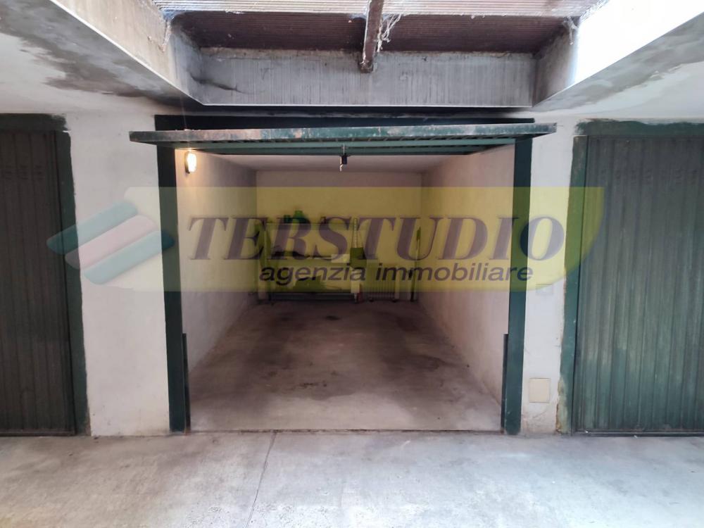 Garage monolocale in vendita a Terno d'Isola - Garage monolocale in vendita a Terno d'Isola