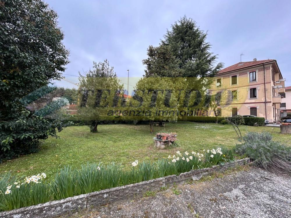 Stabile intero plurilocale in vendita a Robbiate - Stabile intero plurilocale in vendita a Robbiate