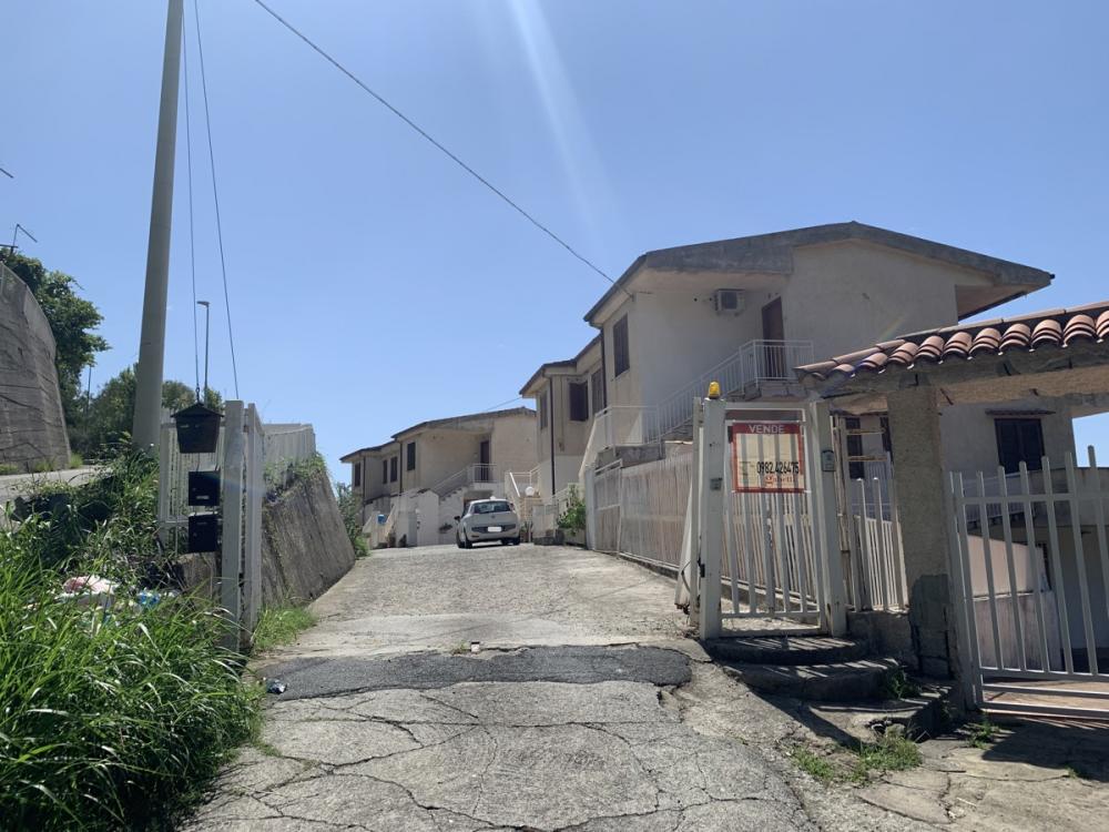 appartamento in vendita a Falconara Albanese