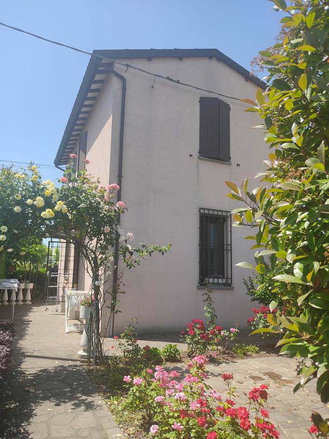 villa indipendente in vendita a Faenza