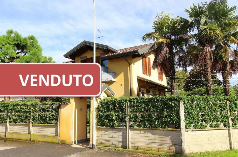 villa indipendente in vendita a Pregnana Milanese
