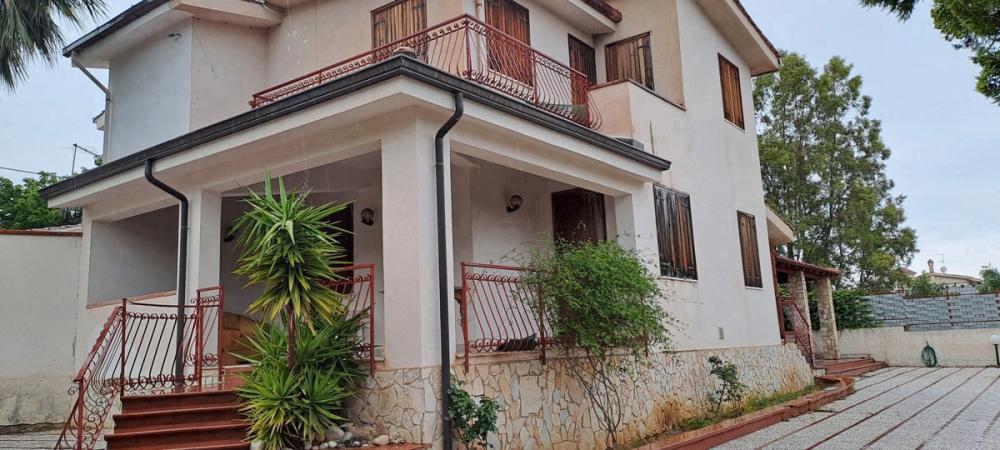 villa indipendente in vendita a Altavilla Milicia