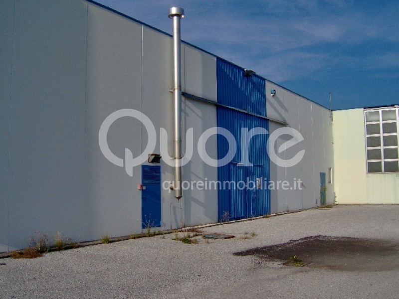 capannone industriale in vendita a Udine