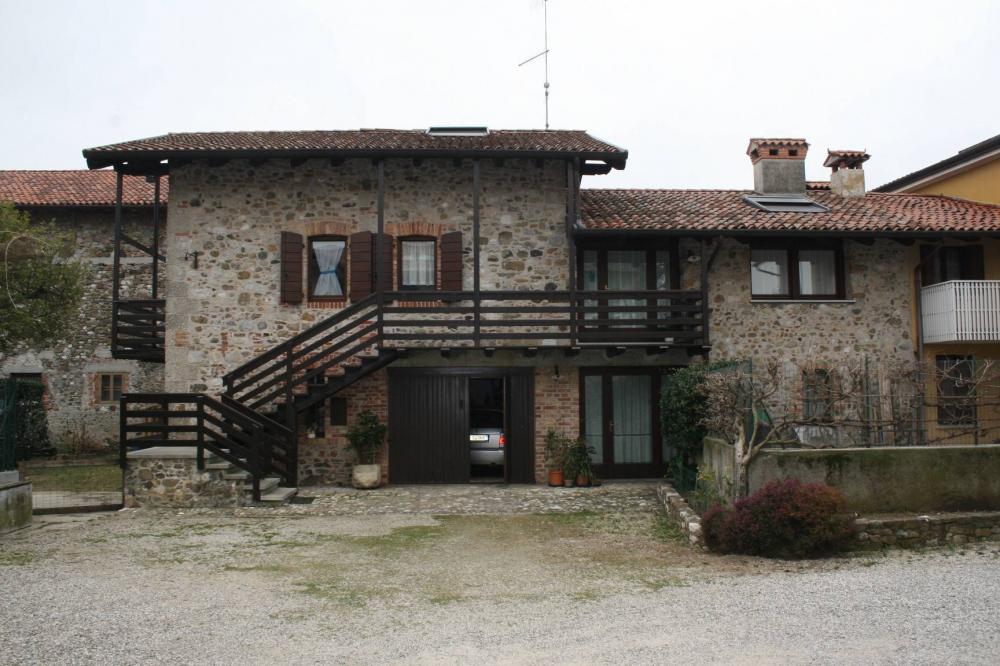 casa in vendita a Leonacco