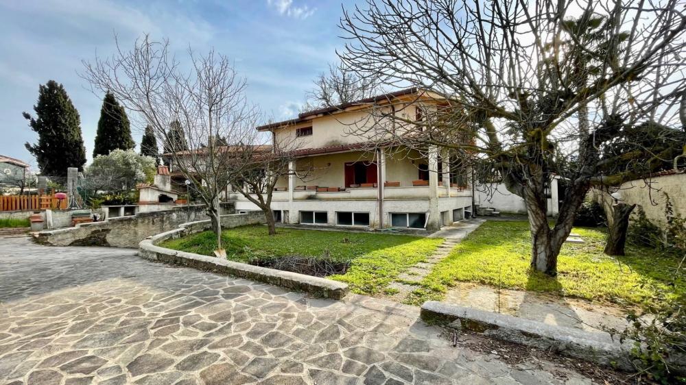 Villa plurilocale in vendita a Roma - Villa plurilocale in vendita a Roma