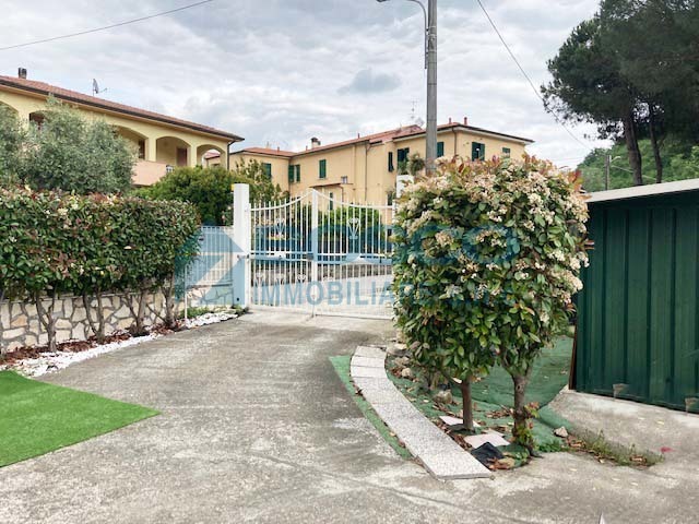 Villa indipendente plurilocale in vendita a Romito magra - Villa indipendente plurilocale in vendita a Romito magra