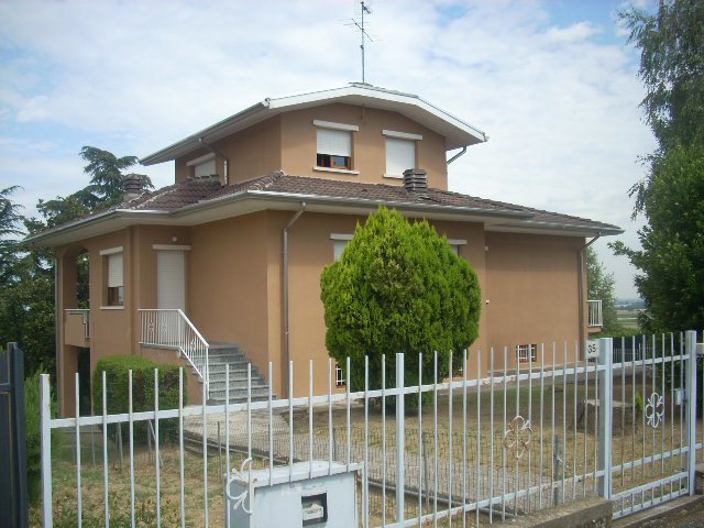 villa indipendente in vendita a Corvino San Quirico