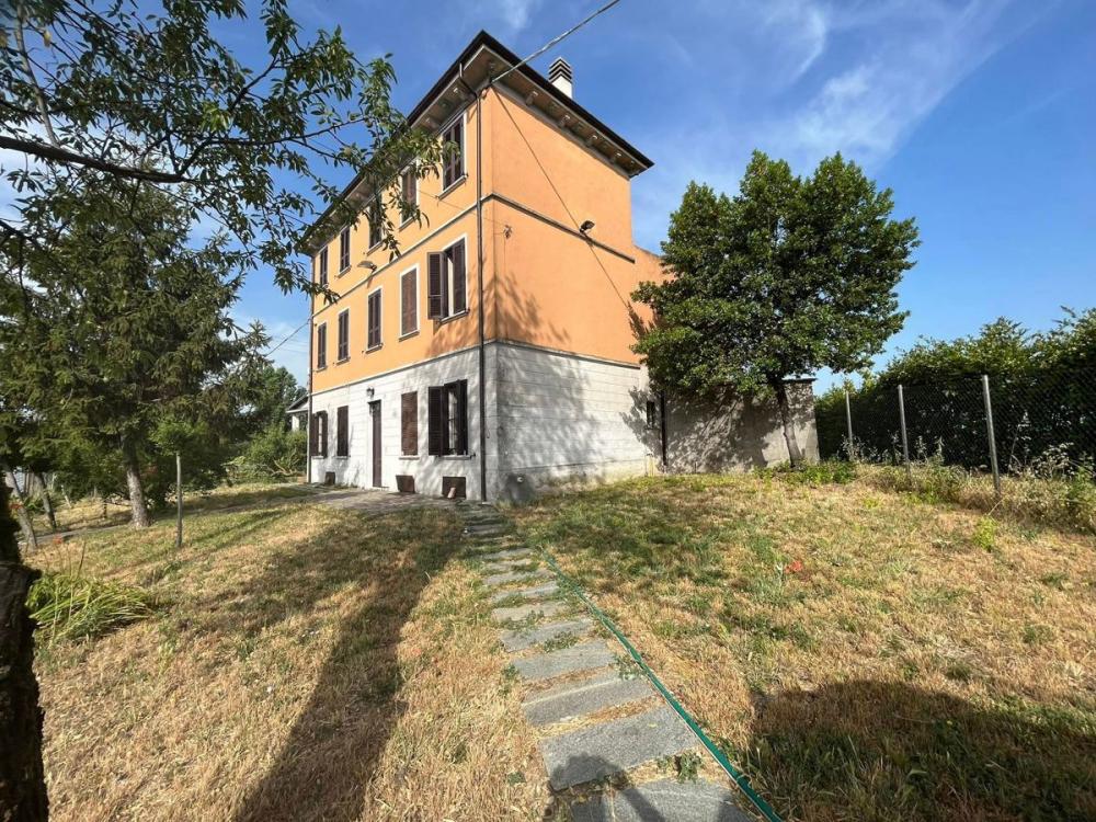 villa indipendente in vendita a Rovescala