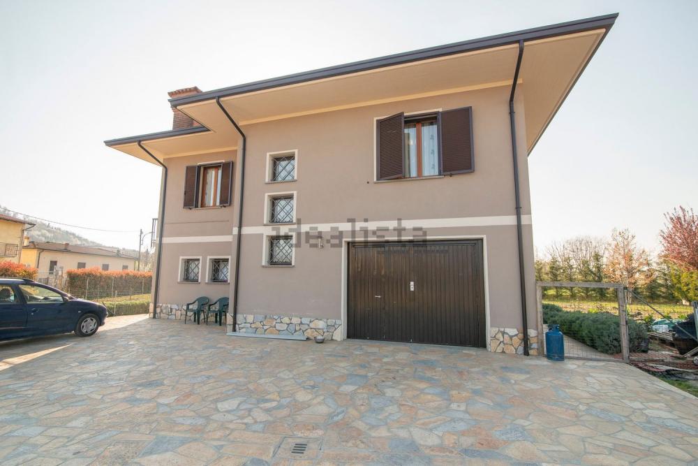 villa indipendente in vendita a Stradella