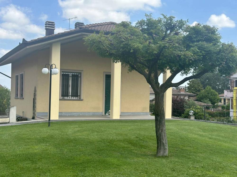 villa indipendente in vendita a Torricella Verzate