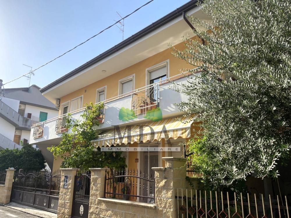 Casa plurilocale in vendita a Alba Adriatica - Casa plurilocale in vendita a Alba Adriatica