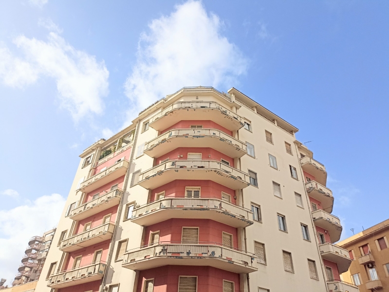 Appartamento plurilocale in vendita a Cagliari - Appartamento plurilocale in vendita a Cagliari