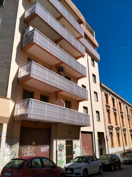 Magazzino-laboratorio bilocale in affitto a Sassari - Magazzino-laboratorio bilocale in affitto a Sassari