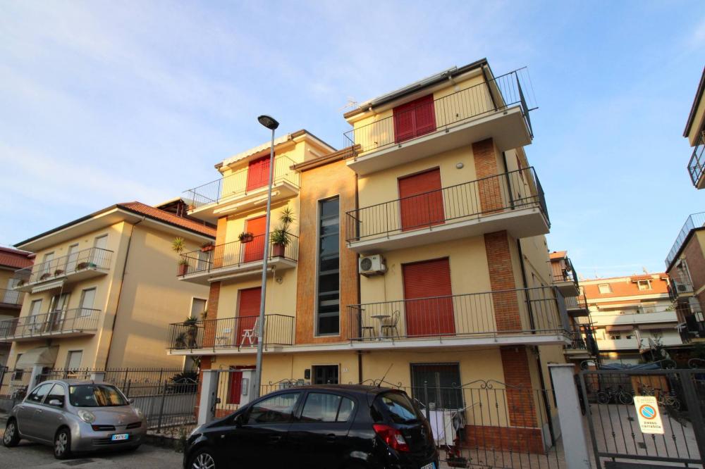 Appartamento trilocale in affitto a San Benedetto del Tronto - Appartamento trilocale in affitto a San Benedetto del Tronto