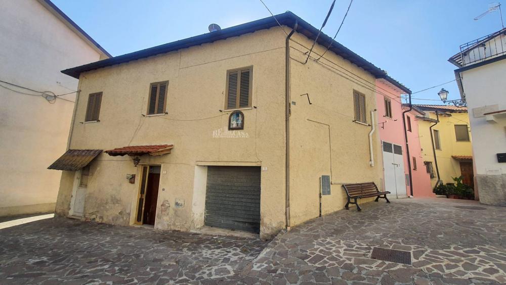 Casa quadrilocale in vendita a Maltignano - Casa quadrilocale in vendita a Maltignano