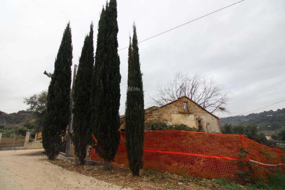 Rustico / casale plurilocale in vendita a Massignano - Rustico / casale plurilocale in vendita a Massignano