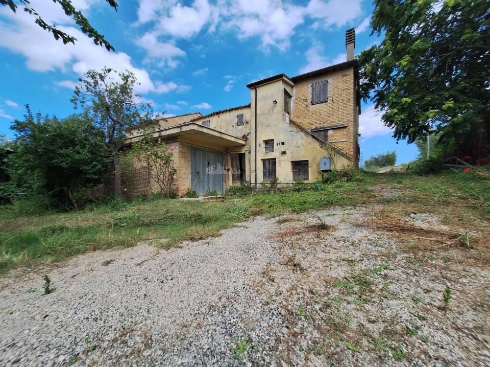 Rustico / casale plurilocale in vendita a Spinetoli - Rustico / casale plurilocale in vendita a Spinetoli