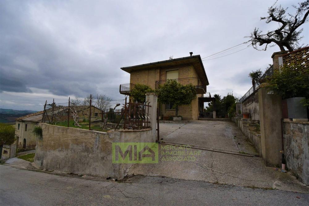 Casa plurilocale in vendita a Ponzano di Fermo - Casa plurilocale in vendita a Ponzano di Fermo