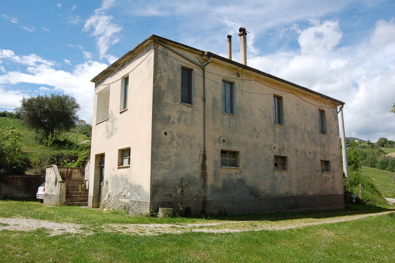 Rustico / casale plurilocale in vendita a Castignano - Rustico / casale plurilocale in vendita a Castignano