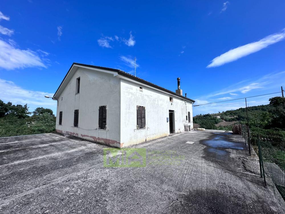 Rustico / casale plurilocale in vendita a Smerillo - Rustico / casale plurilocale in vendita a Smerillo