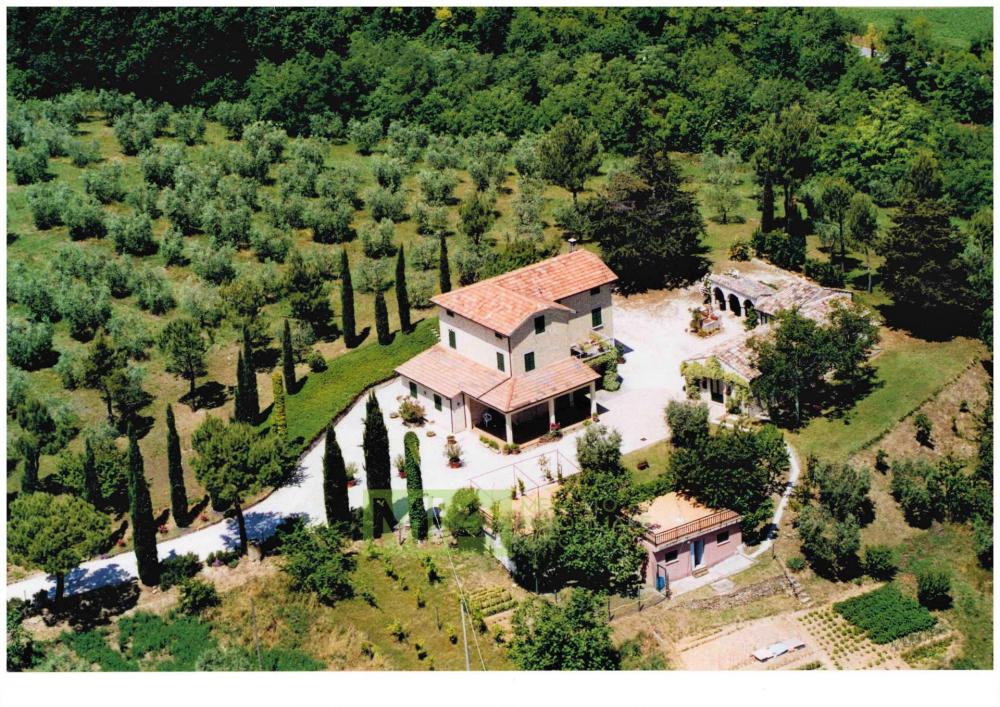 Villa indipendente plurilocale in vendita a Falerone - Villa indipendente plurilocale in vendita a Falerone