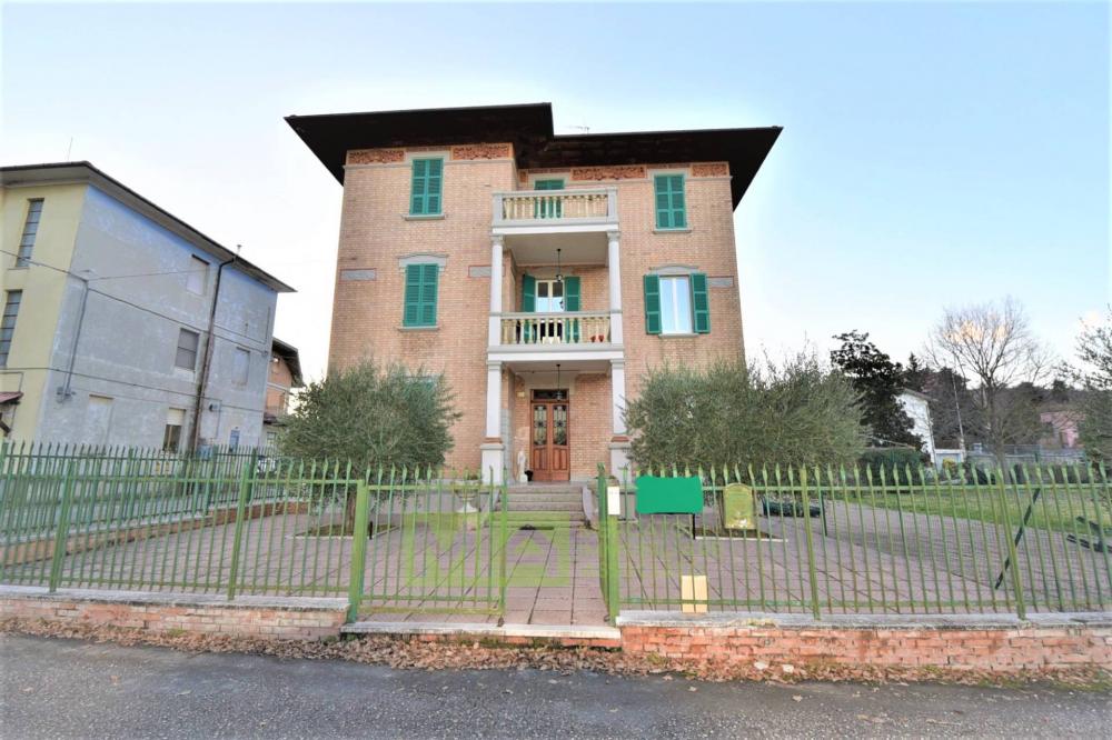 Villa indipendente plurilocale in vendita a Santa Vittoria in Matenano - Villa indipendente plurilocale in vendita a Santa Vittoria in Matenano