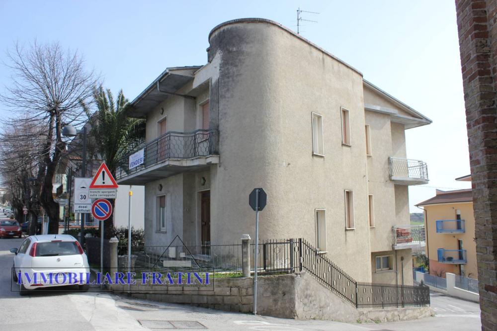 villa indipendente in vendita a Ancarano