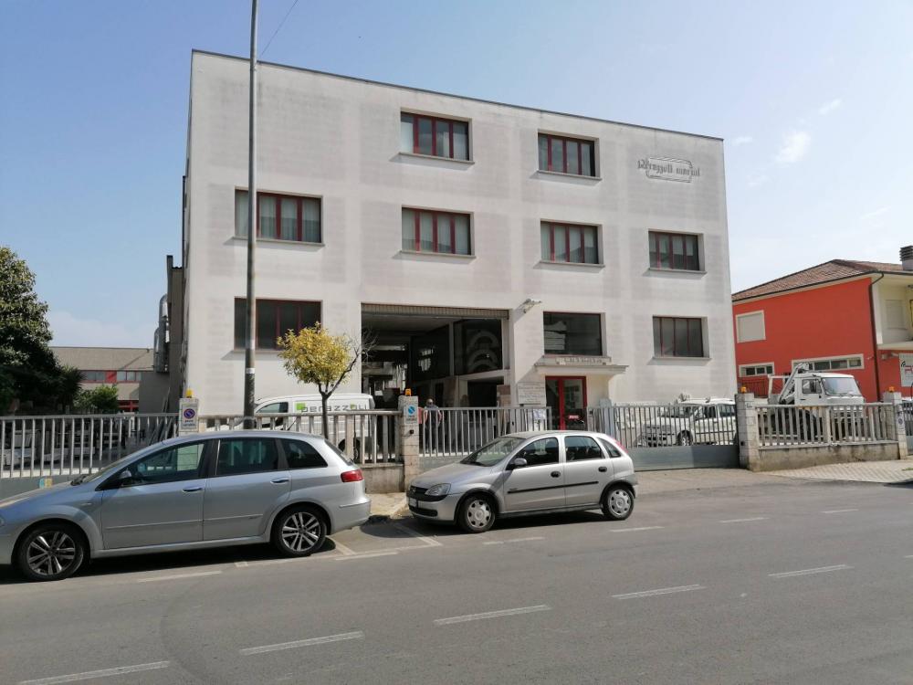 Capannone industriale in vendita a San Benedetto del Tronto - Capannone industriale in vendita a San Benedetto del Tronto