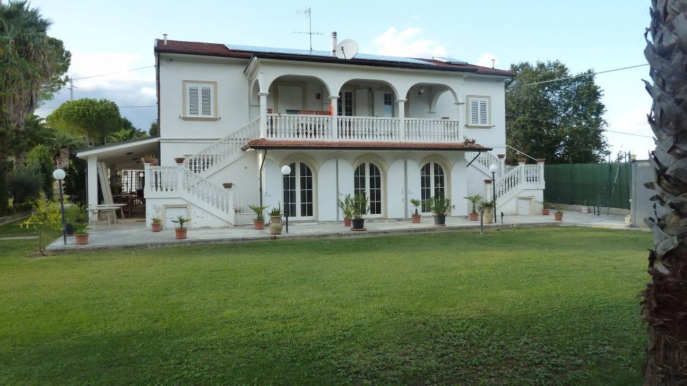 Villa indipendente plurilocale in vendita a Monteprandone - Villa indipendente plurilocale in vendita a Monteprandone