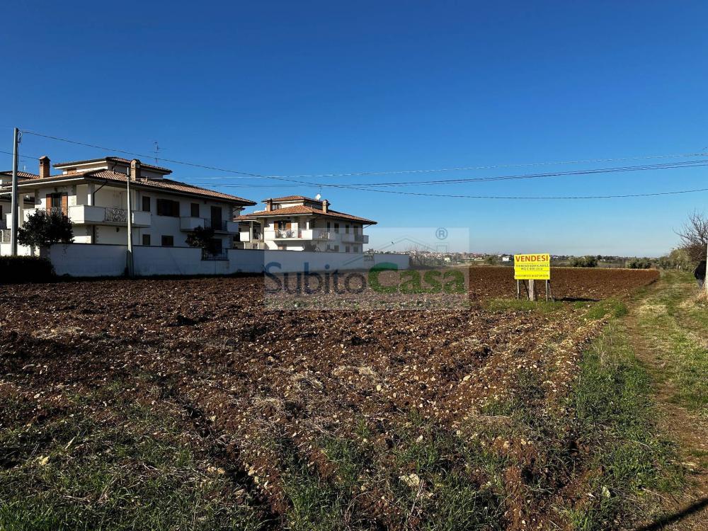 Terreno residenziale in vendita a Rosciano - Terreno residenziale in vendita a Rosciano