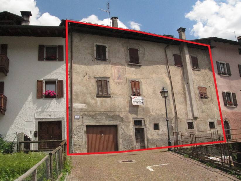 Casa plurilocale in vendita a Breguzzo - Casa plurilocale in vendita a Breguzzo