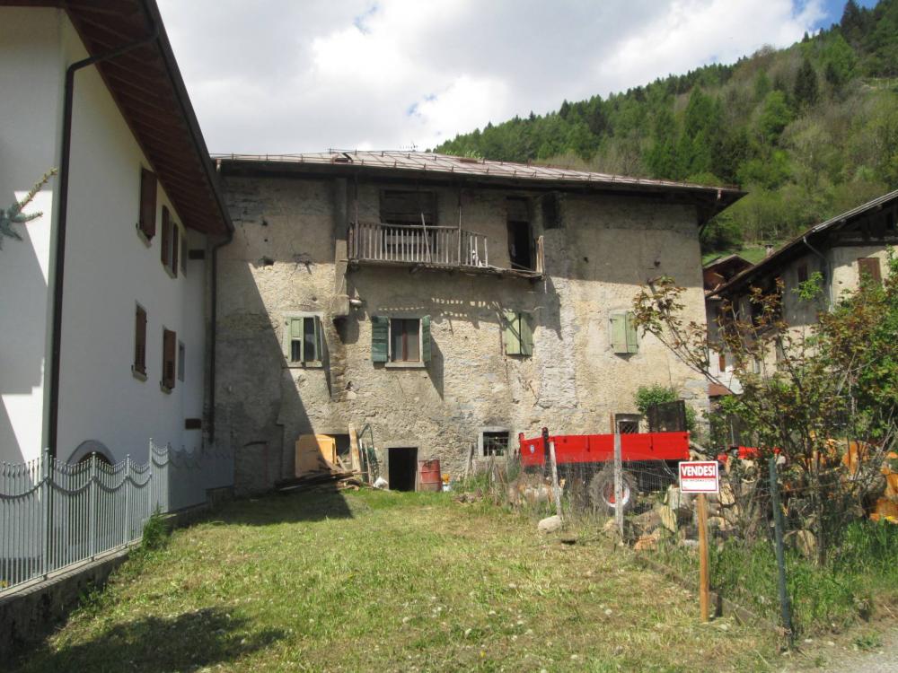 Casa quadrilocale in vendita a Roncone - Casa quadrilocale in vendita a Roncone