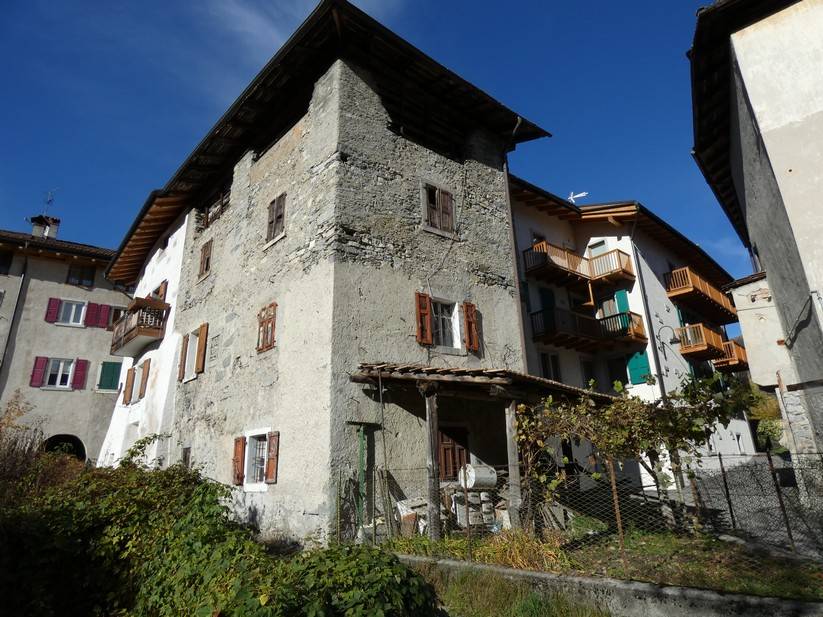 Casa plurilocale in vendita a Tione di Trento - Casa plurilocale in vendita a Tione di Trento