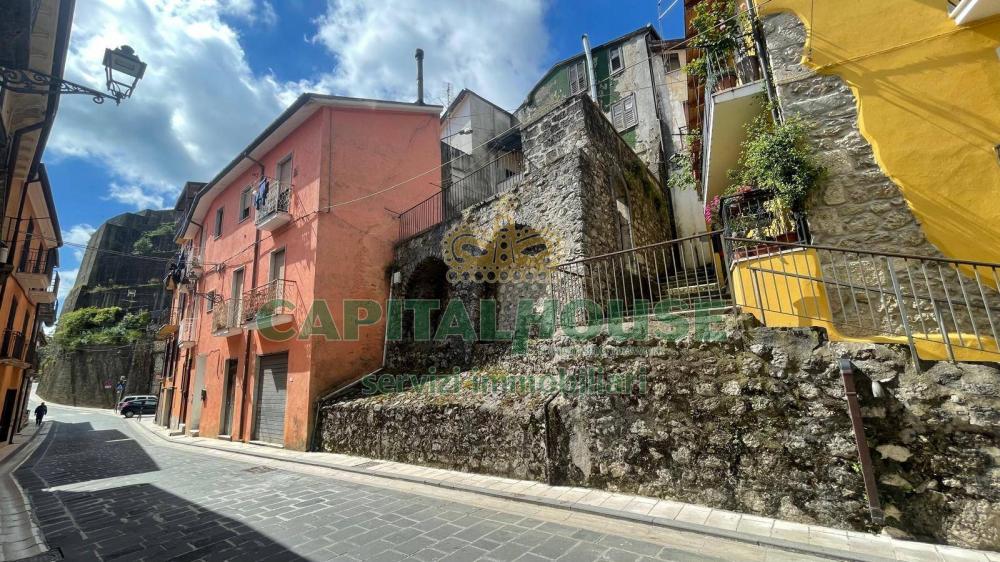 Casa quadrilocale in vendita a Sant'Angelo a Scala - Casa quadrilocale in vendita a Sant'Angelo a Scala