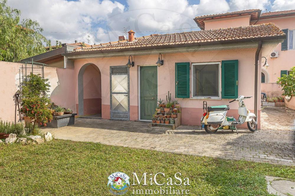 casa indipendente in vendita a Pisa in zona Porta a Lucca
