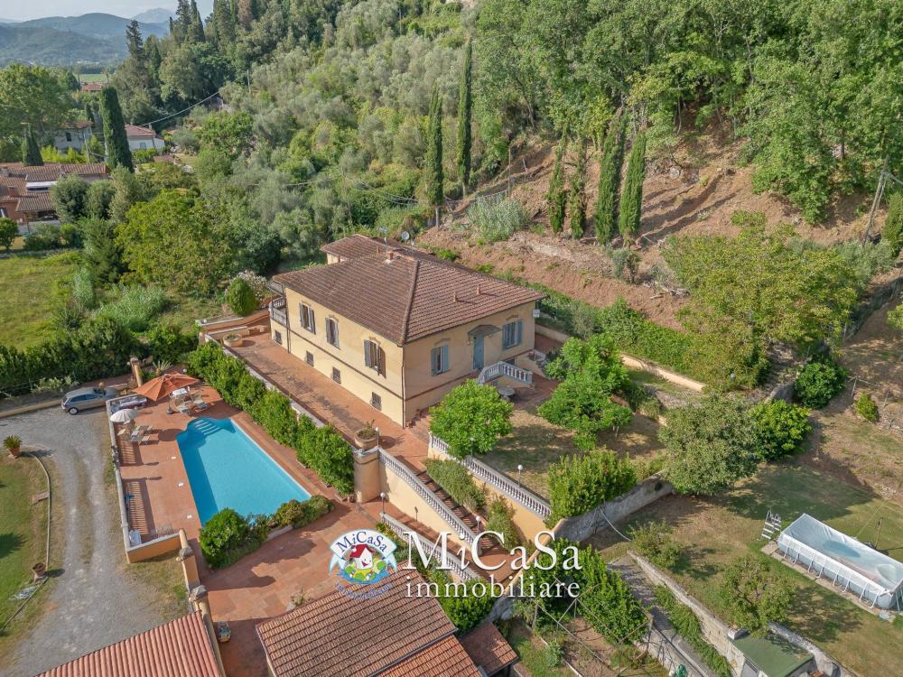 Villa indipendente plurilocale in vendita a San Giuliano Terme - Villa indipendente plurilocale in vendita a San Giuliano Terme