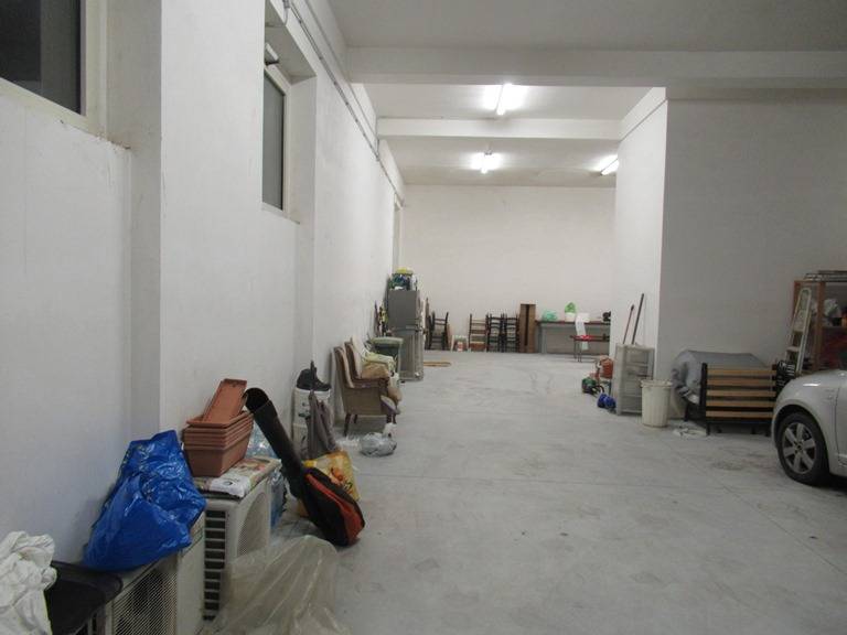 Garage monolocale in affitto a Bussi sul Tirino - Garage monolocale in affitto a Bussi sul Tirino