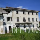 Casa in linea pluricamere in vendita a Azzano Decimo