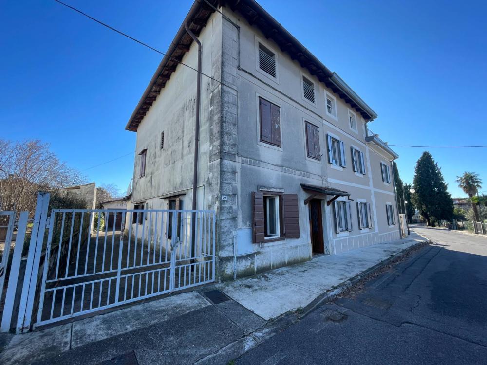 Villaschiera plurilocale in vendita a Farra d'Isonzo - Villaschiera plurilocale in vendita a Farra d'Isonzo
