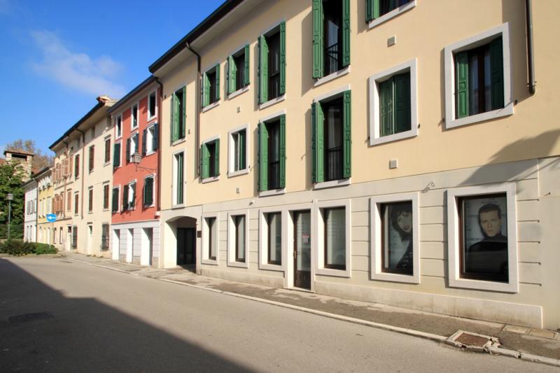 Negozio in vendita a Gradisca d'Isonzo - Negozio in vendita a Gradisca d'Isonzo