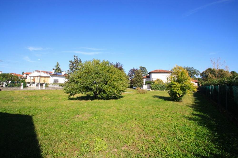 Terreno residenziale in vendita a Gradisca d'Isonzo - Terreno residenziale in vendita a Gradisca d'Isonzo
