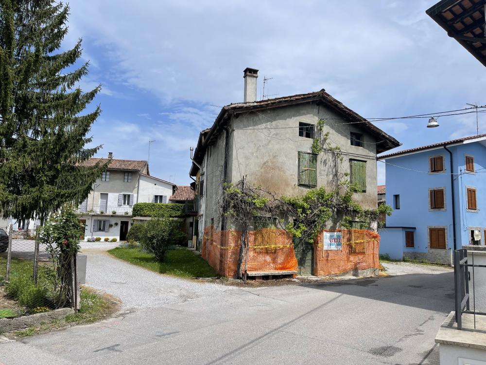 Rustico / casale plurilocale in vendita a Capriva del Friuli - Rustico / casale plurilocale in vendita a Capriva del Friuli