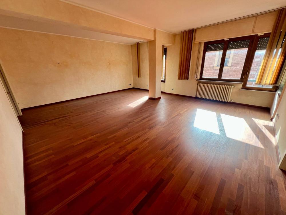 Appartamento plurilocale in vendita a Fabriano - Appartamento plurilocale in vendita a Fabriano
