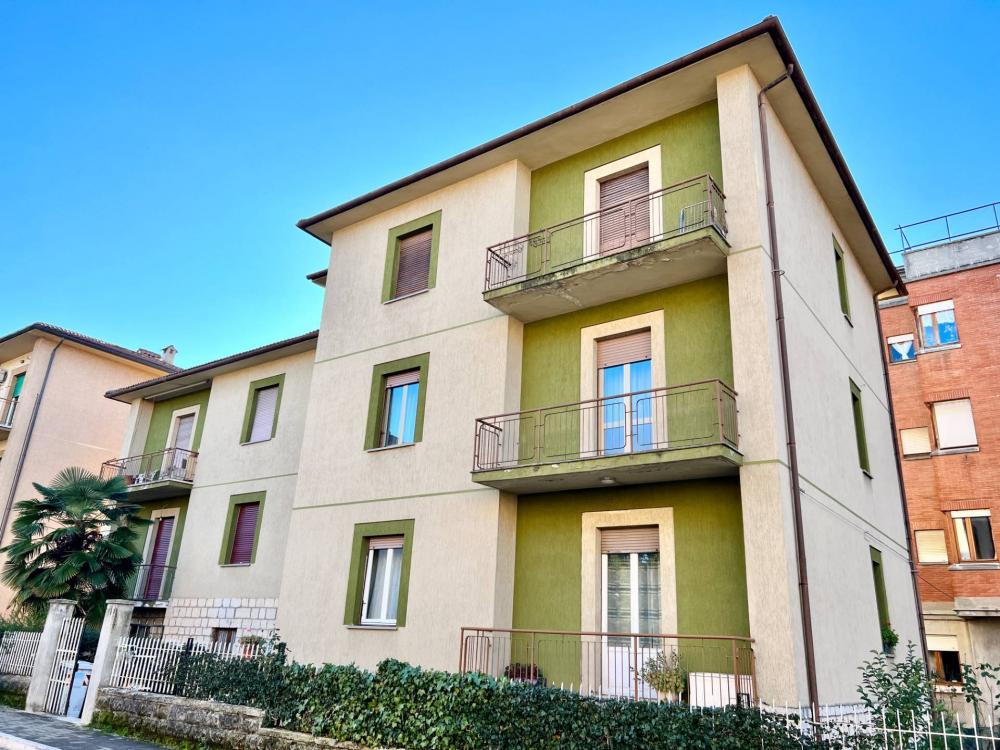 Appartamento plurilocale in vendita a Fabriano - Appartamento plurilocale in vendita a Fabriano