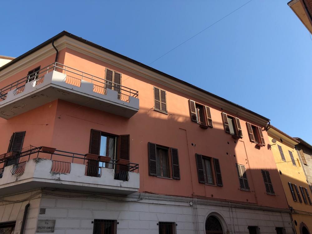Appartamento plurilocale in vendita a Fabriano - Appartamento plurilocale in vendita a Fabriano