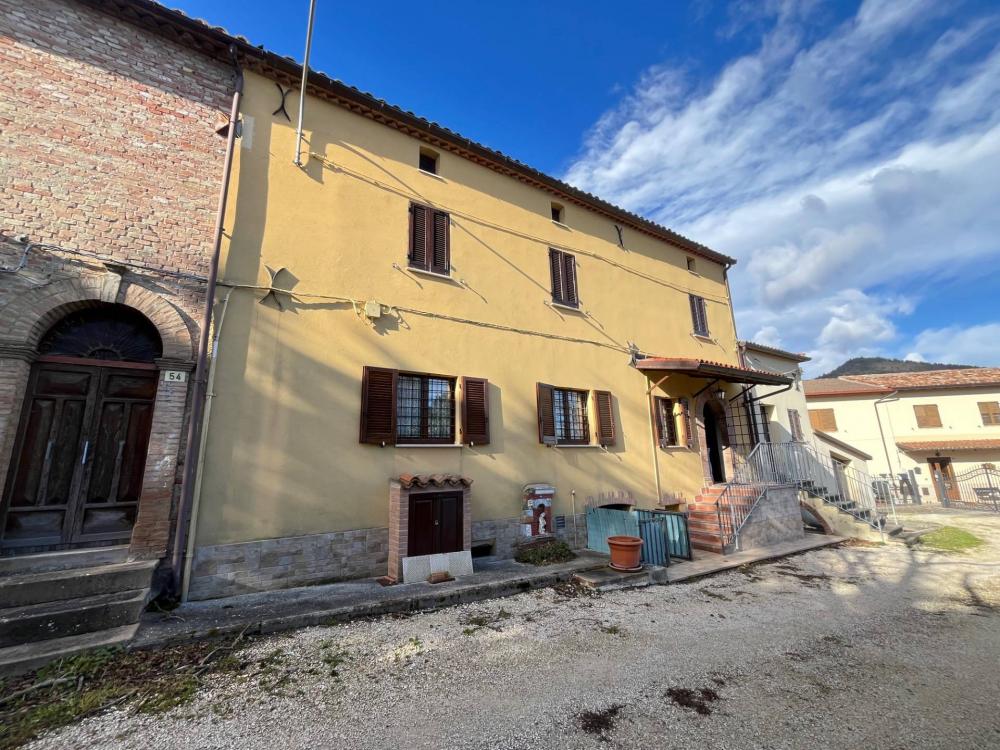 Casa plurilocale in vendita a Fabriano - Casa plurilocale in vendita a Fabriano